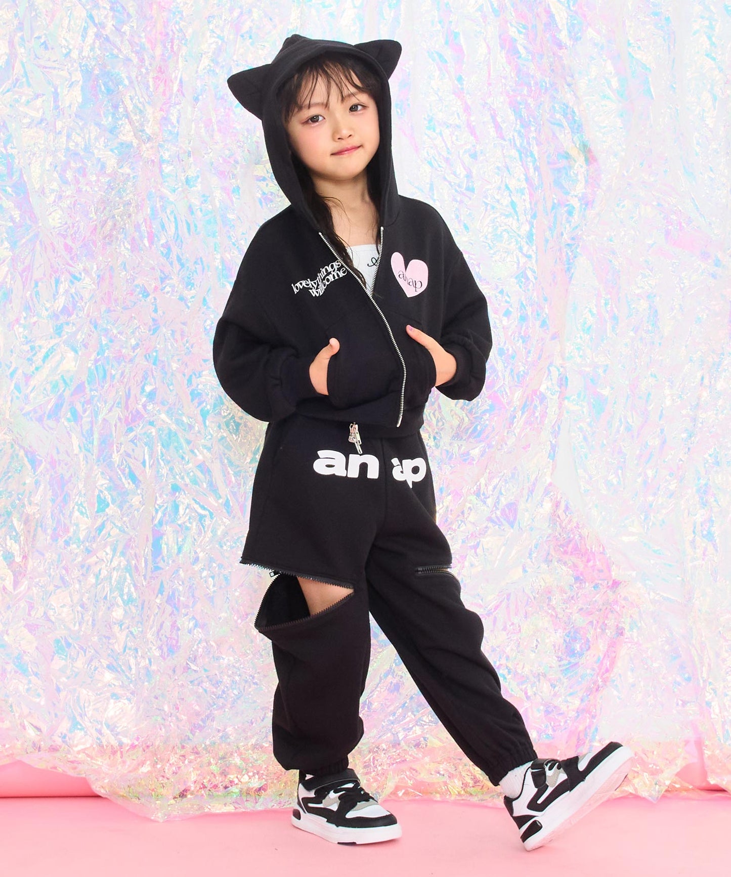 ブラック(110サイズ着用/身長：約113cm)