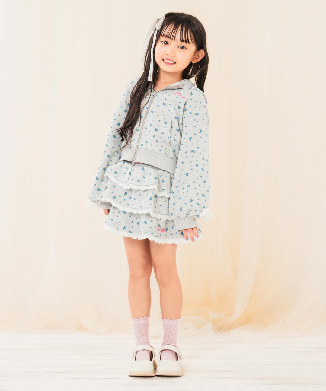 ライトグレー(120サイズ着用/身長：約112cm)