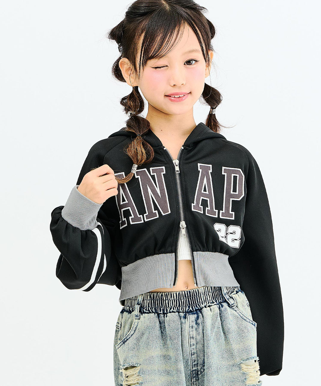 ブラック(130サイズ着用/身長：約128cm)