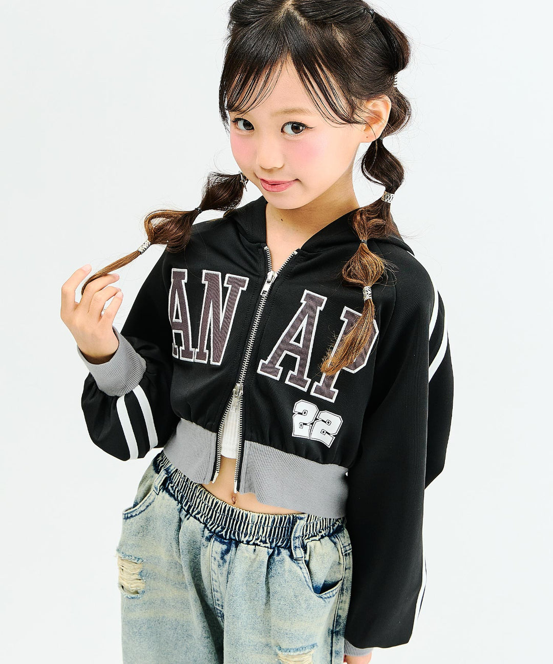 ブラック(130サイズ着用/身長：約128cm)
