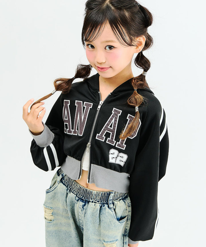 ブラック(130サイズ着用/身長：約128cm)
