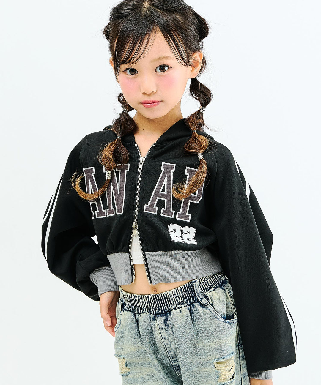 ブラック(130サイズ着用/身長：約128cm)