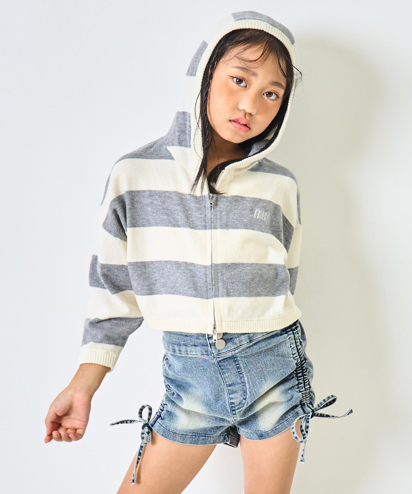 ライトグレー(120サイズ着用/身長：約128cm)