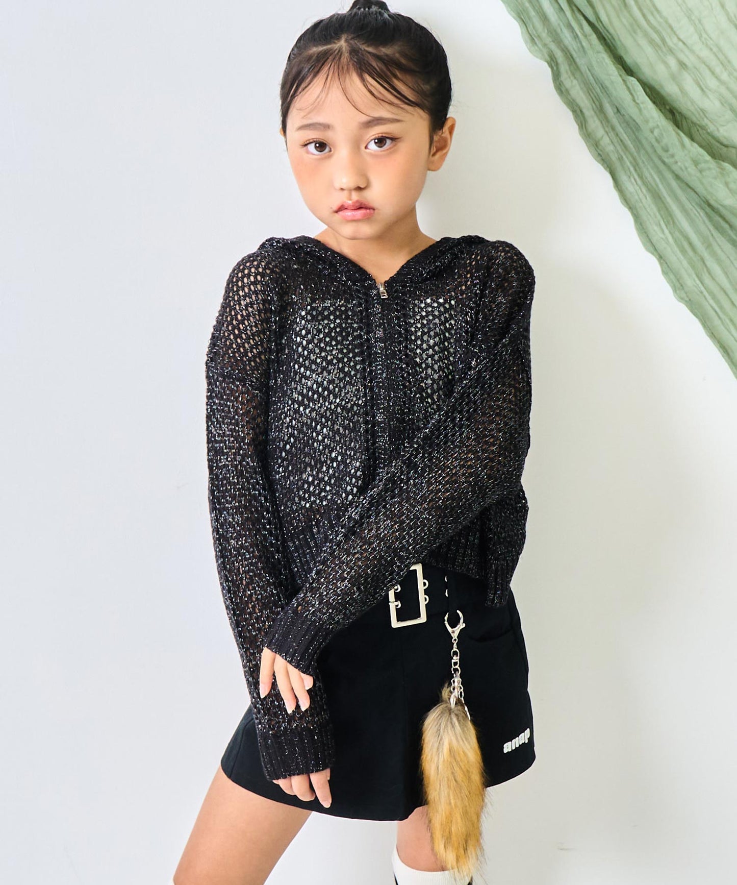 ブラック(120サイズ着用/身長：約128cm)