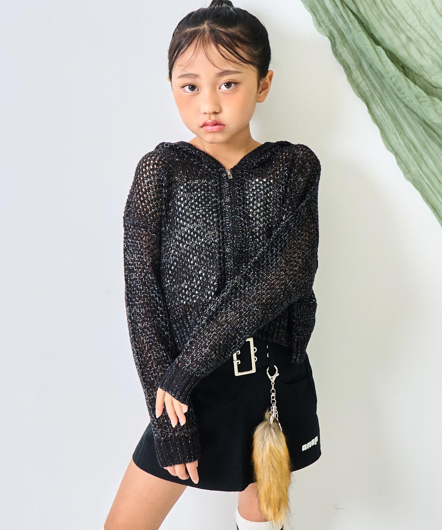 ブラック(120サイズ着用/身長：約128cm)