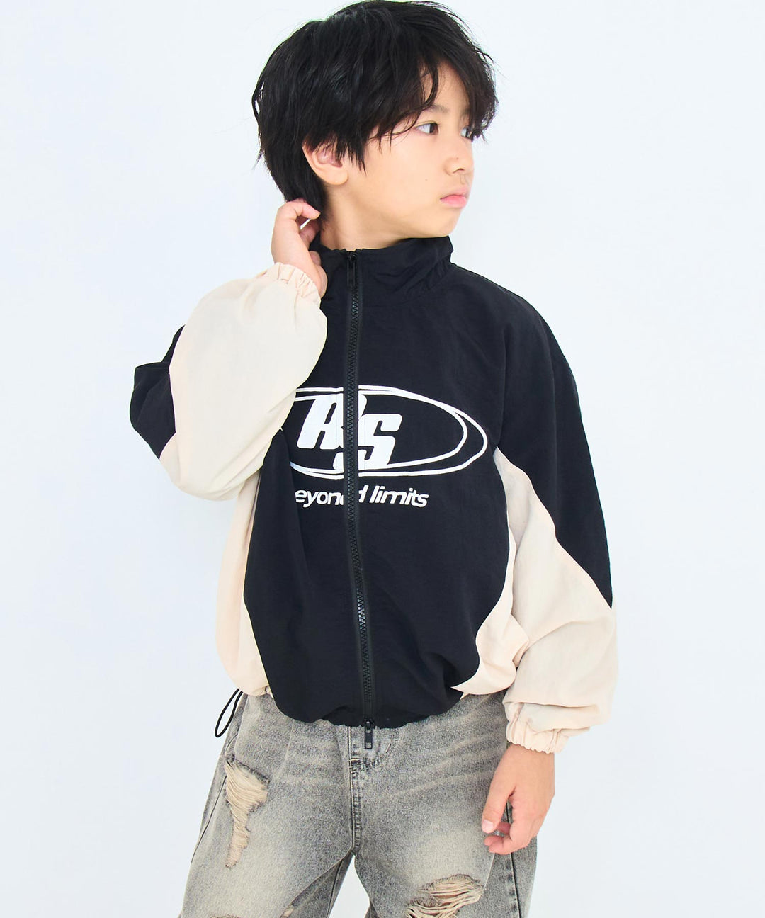 ブラック(130サイズ着用/身長：約129cm)