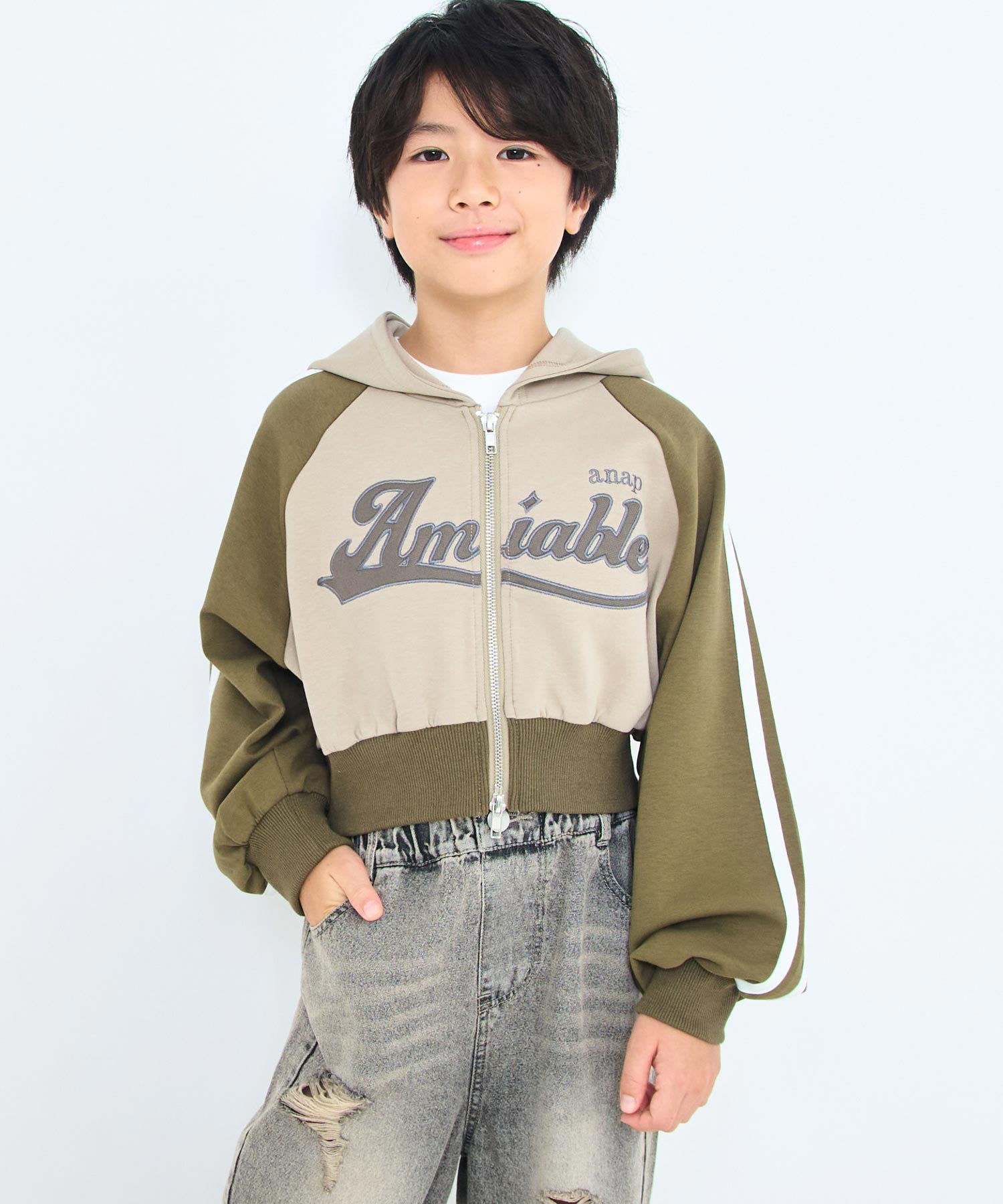 カーキ(130サイズ着用/身長：約129cm)