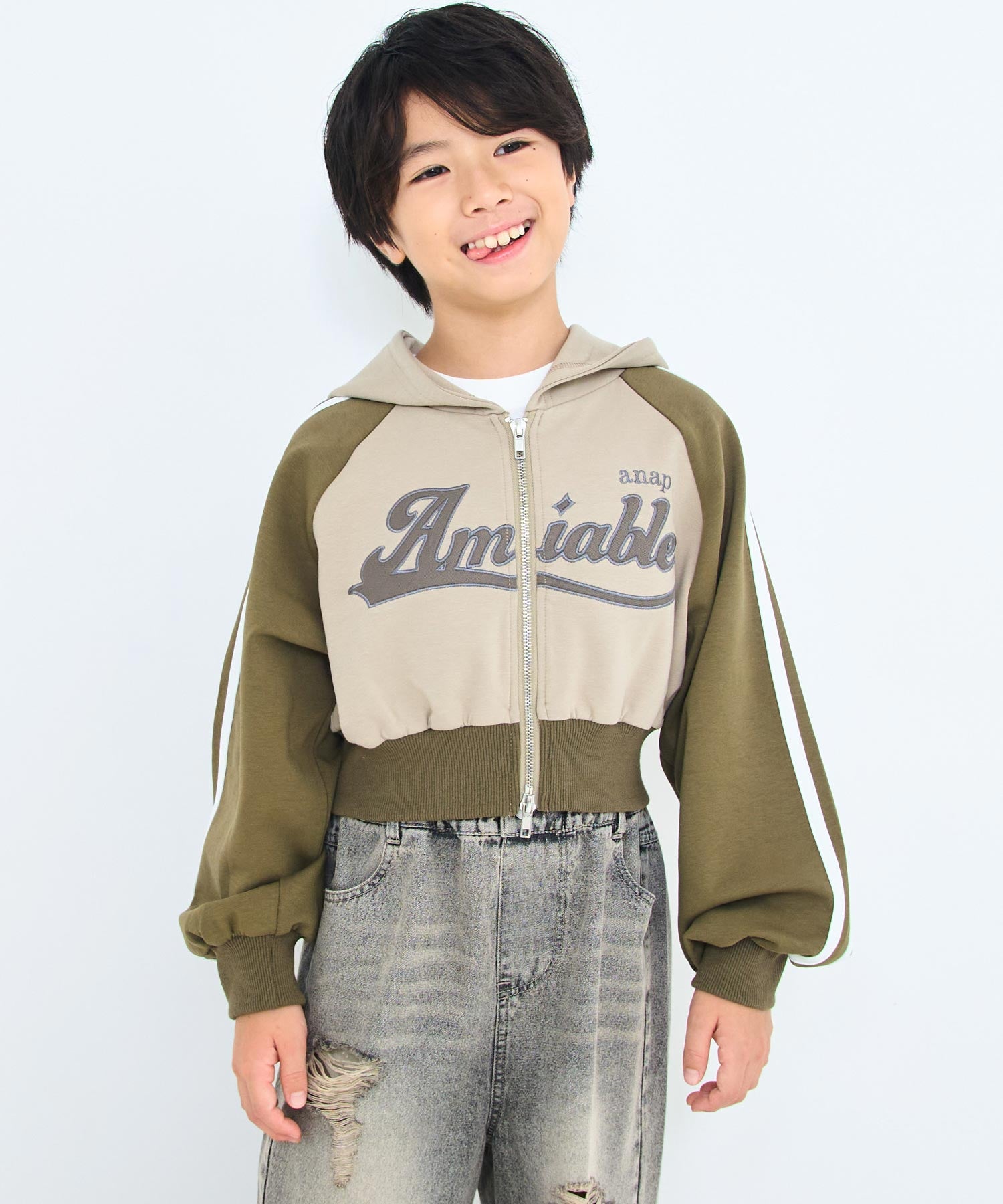 カーキ(130サイズ着用/身長：約129cm)