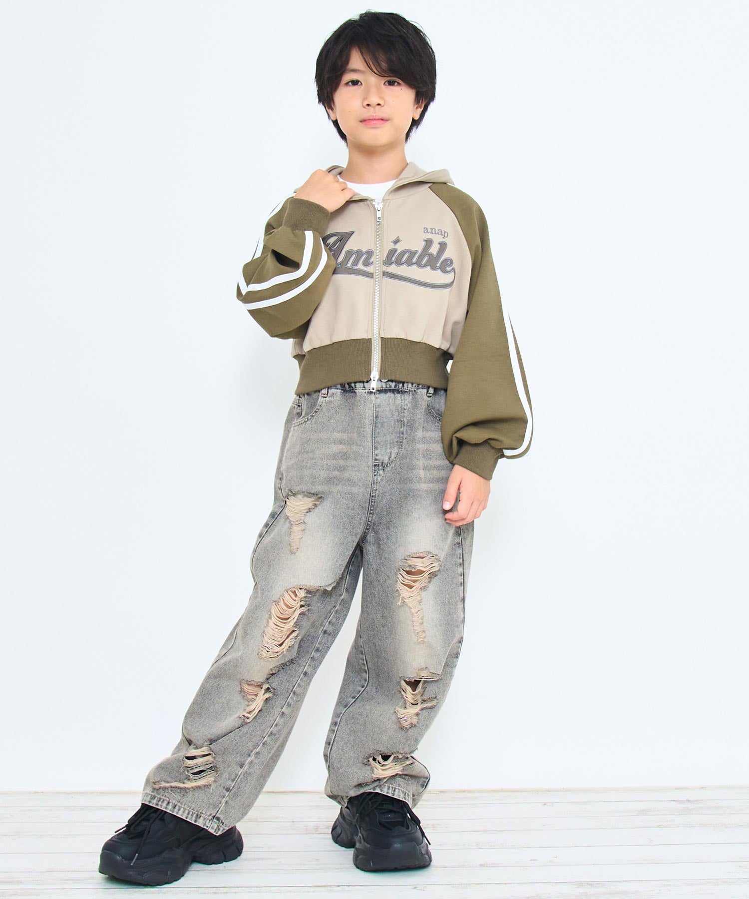 カーキ(130サイズ着用/身長：約129cm)