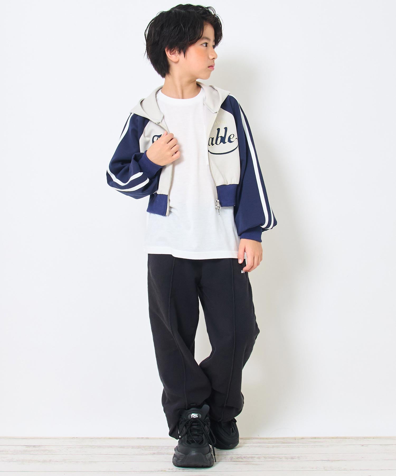 ネイビー(130サイズ着用/身長：約129cm)