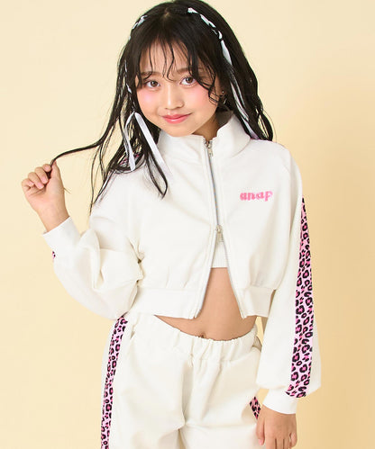 オフホワイト(120サイズ着用/身長：約128cm)