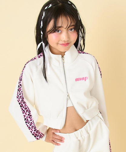 オフホワイト(120サイズ着用/身長：約128cm)