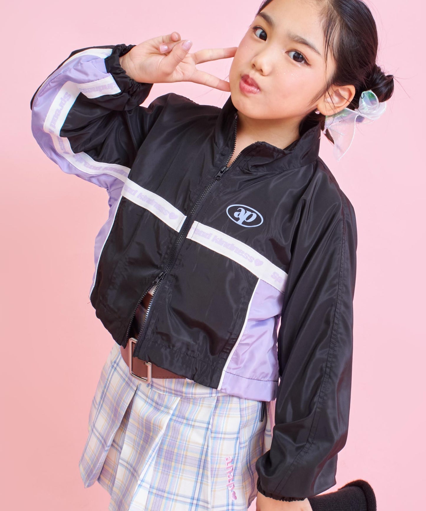 ブラック(120サイズ着用/身長：約123cm)