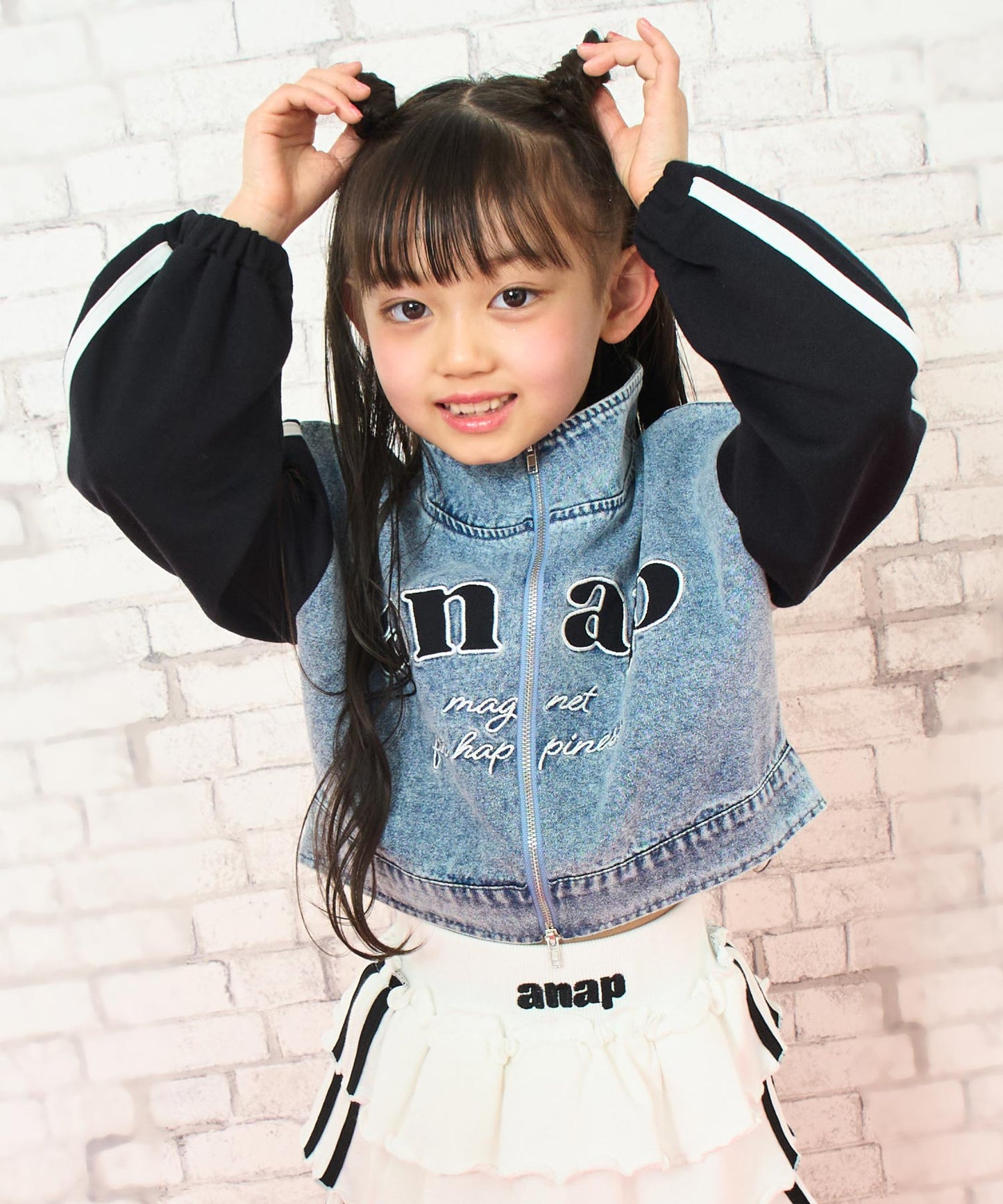 ブラック(110サイズ着用/身長：約106cm)