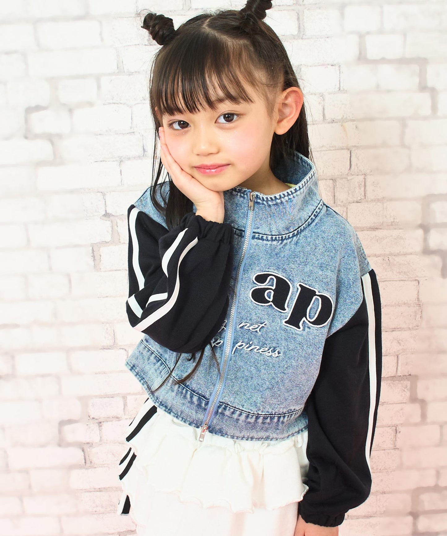 ブラック(110サイズ着用/身長：約106cm)