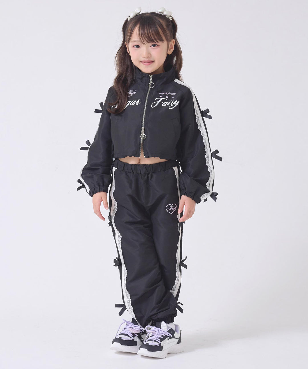 ブラック(120サイズ着用/身長：約118cm)