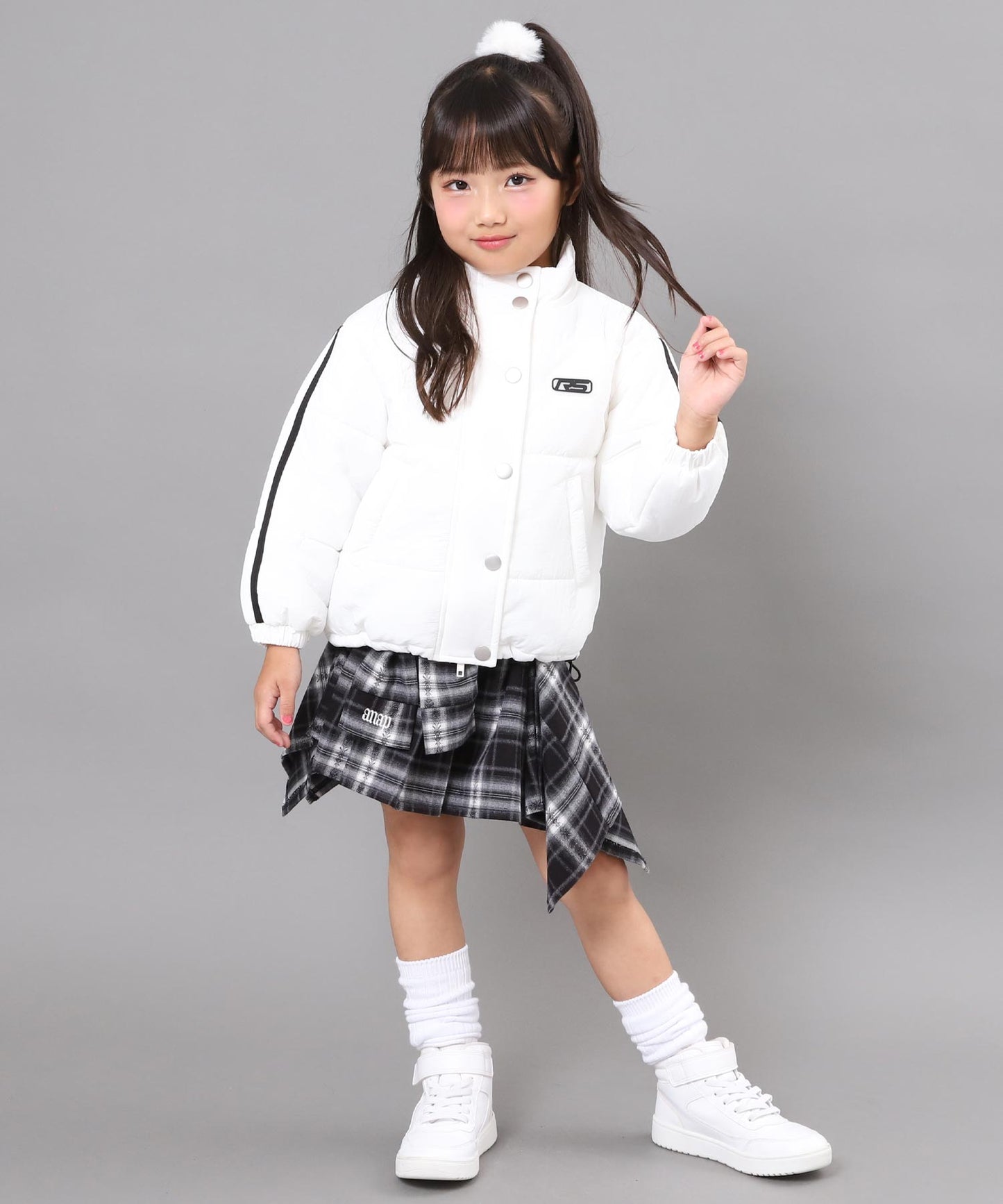 ホワイト(110サイズ着用/身長：約115cm)