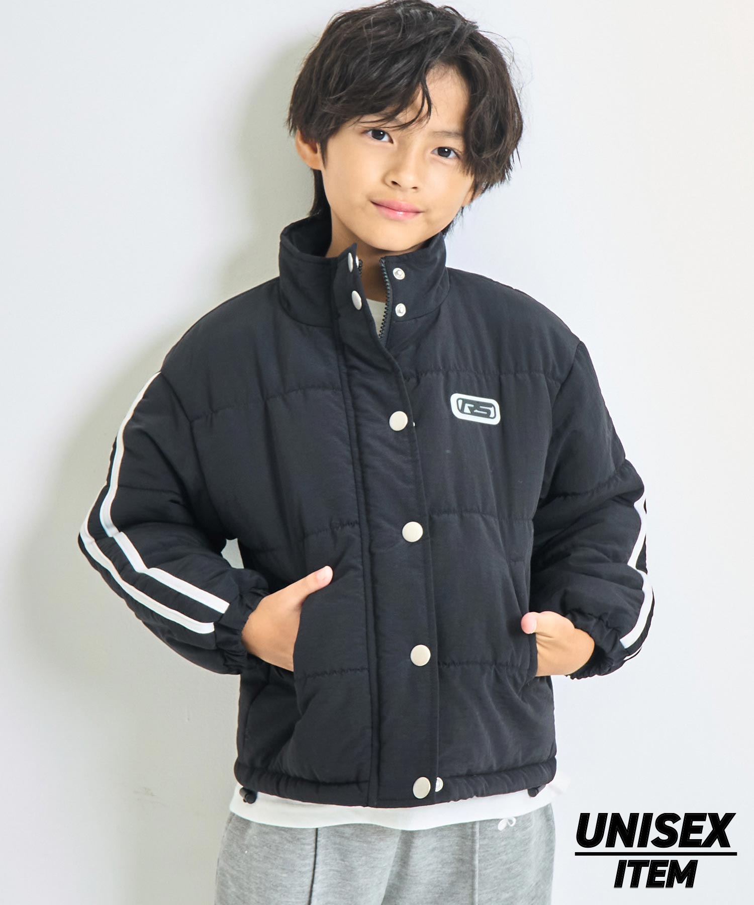 ブラック(130サイズ着用/身長：約130cm)