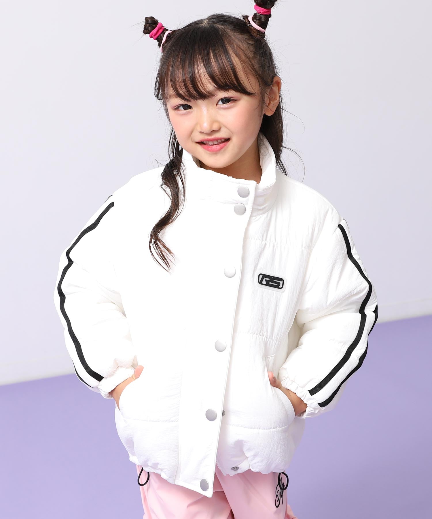 ホワイト(110サイズ着用/身長：約112cm)