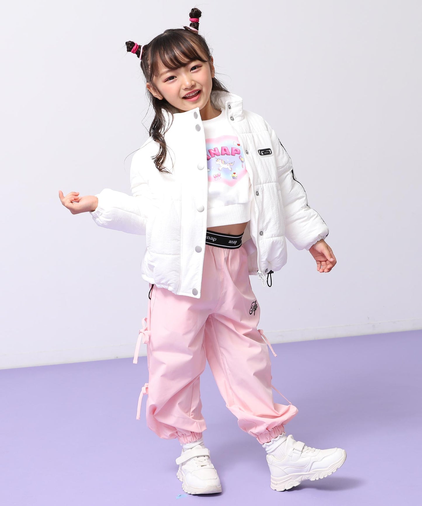 ホワイト(110サイズ着用/身長：約112cm)