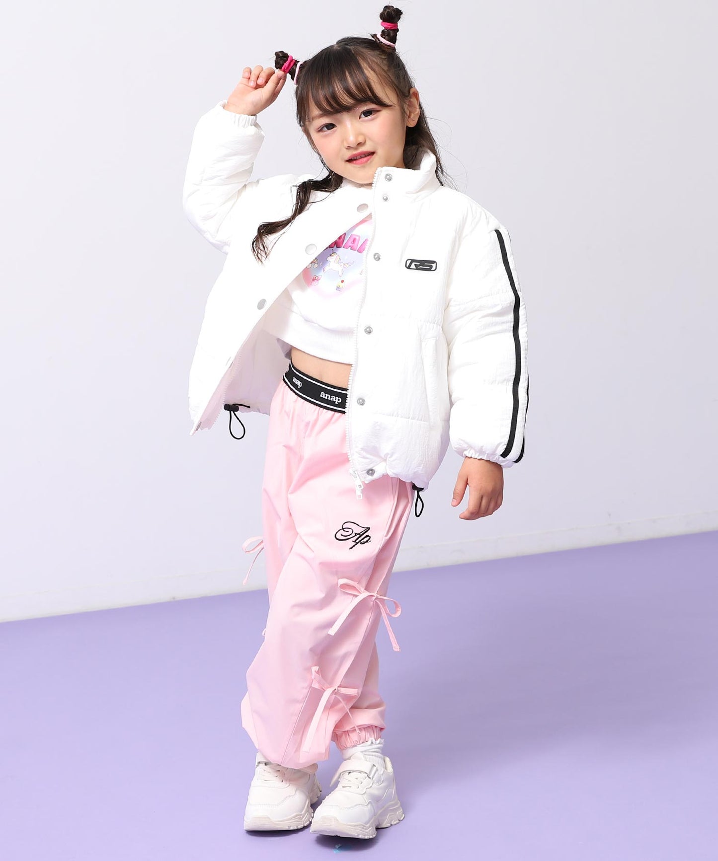 ホワイト(110サイズ着用/身長：約112cm)