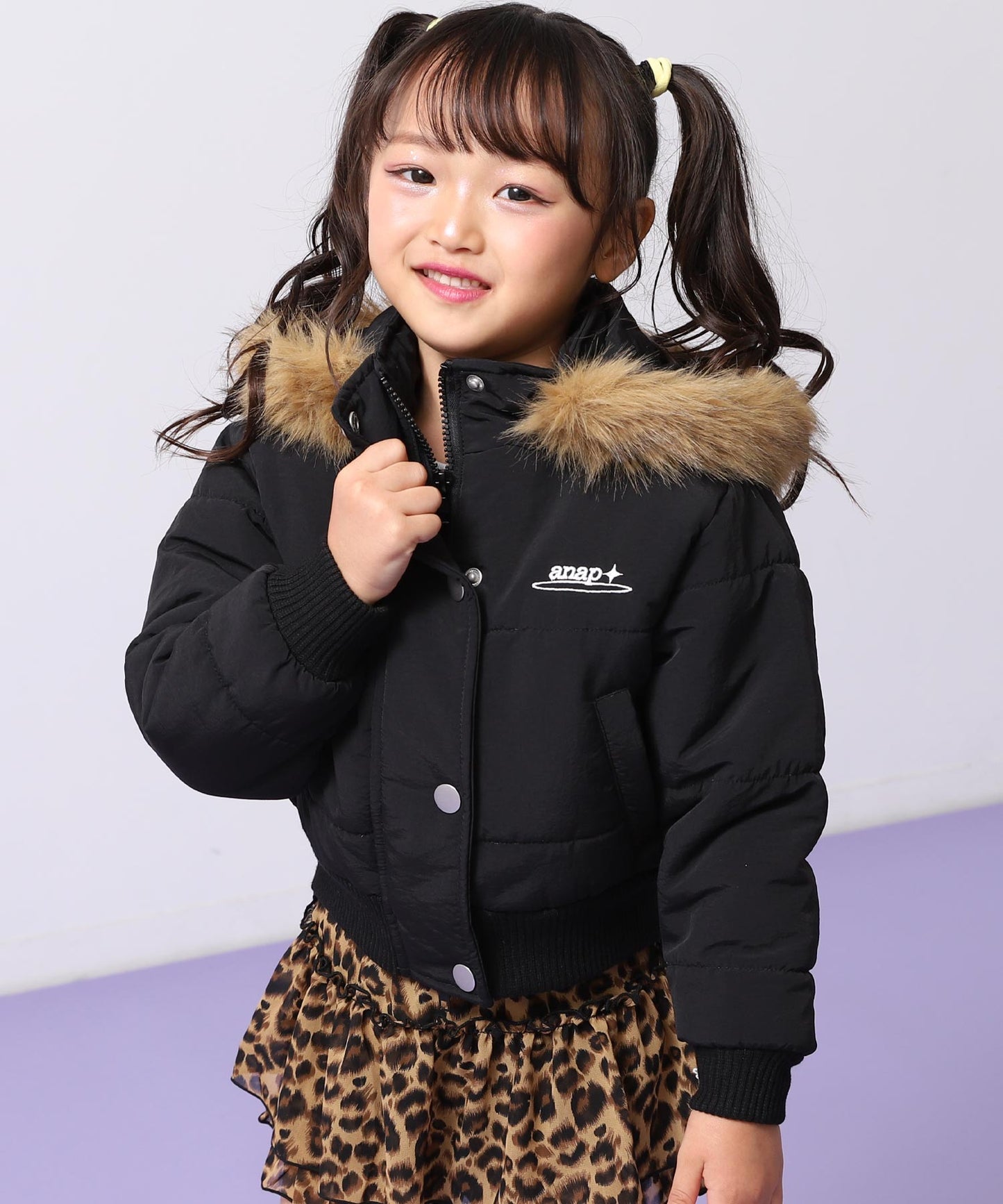 ブラック(110サイズ着用/身長：約112cm)