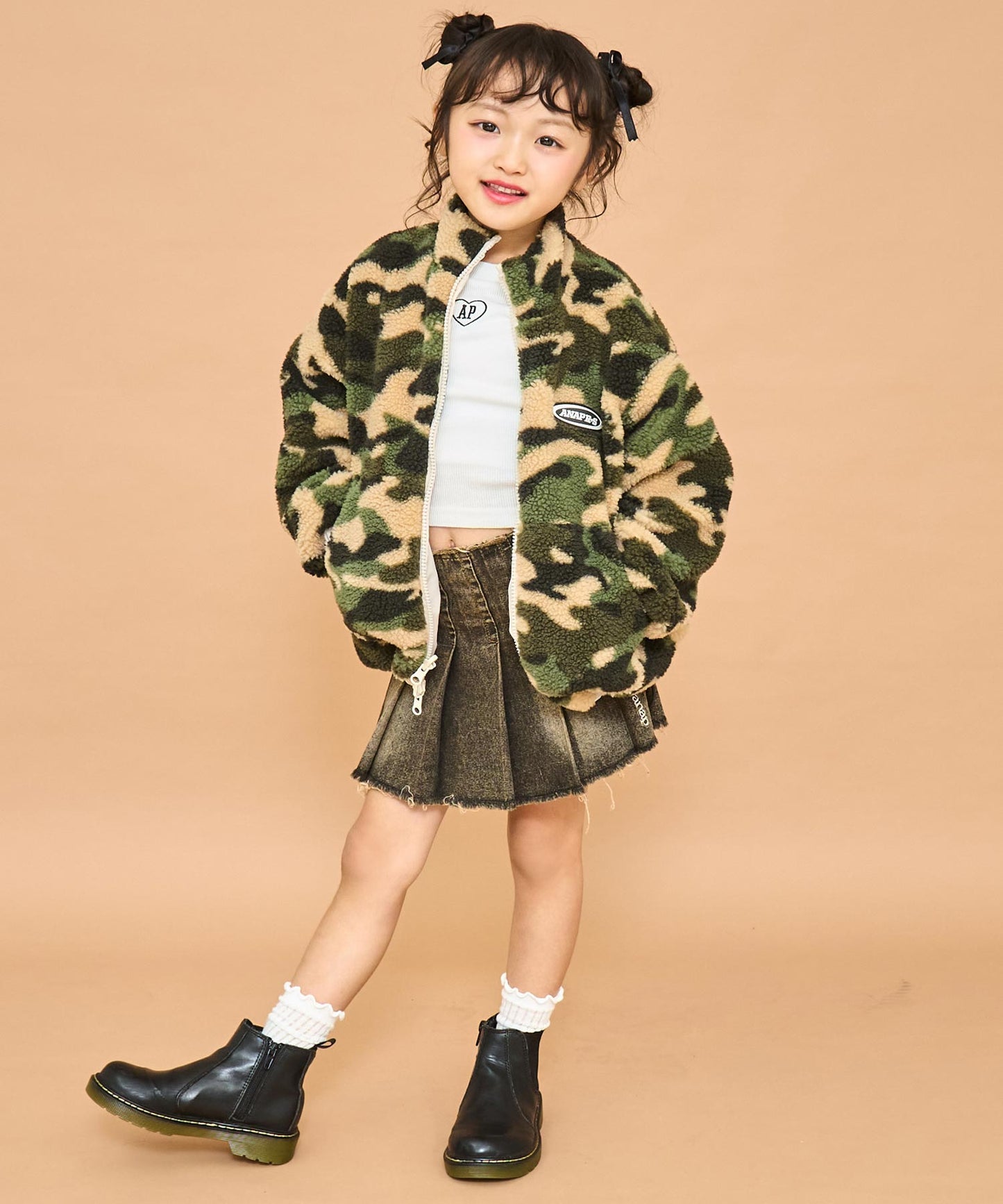 ベージュ(110サイズ着用/身長：約112cm)