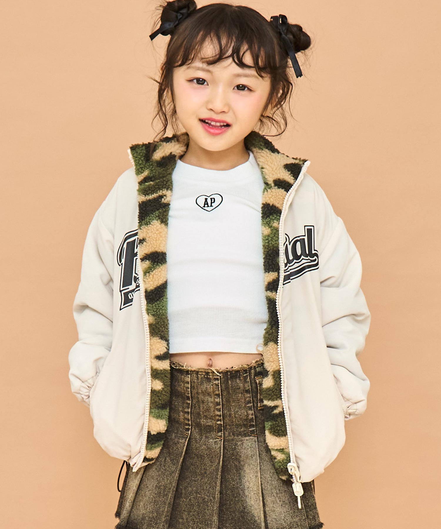 ベージュ(110サイズ着用/身長：約112cm)