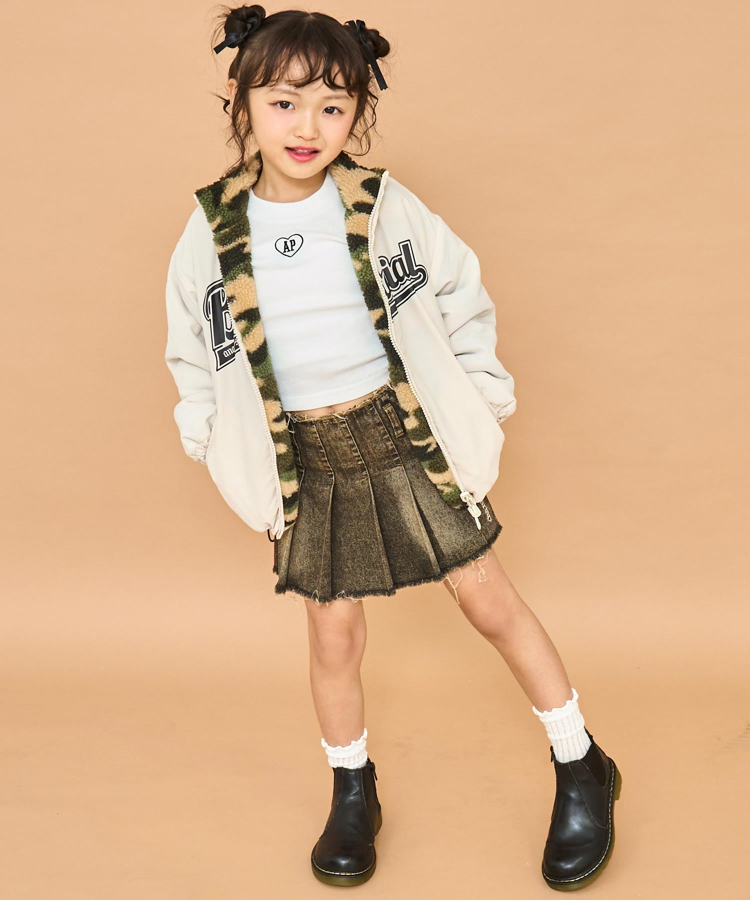 ベージュ(110サイズ着用/身長：約112cm)