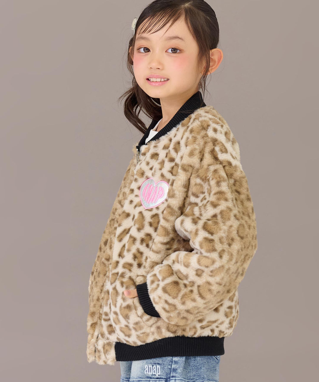 ブラック(120サイズ着用/身長：約120cm)