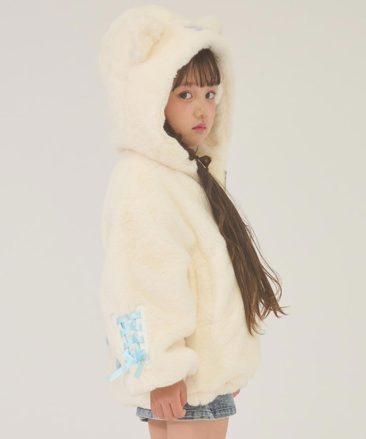 ホワイト(110サイズ着用/身長：約108cm)
