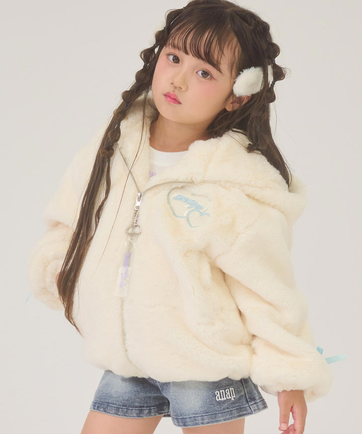 ホワイト(110サイズ着用/身長：約108cm)