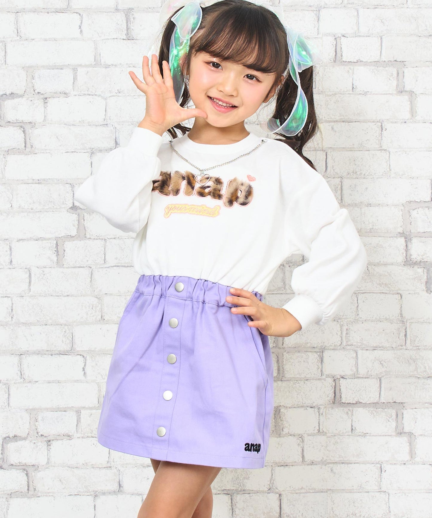 ホワイト(110サイズ着用/身長：約113cm)