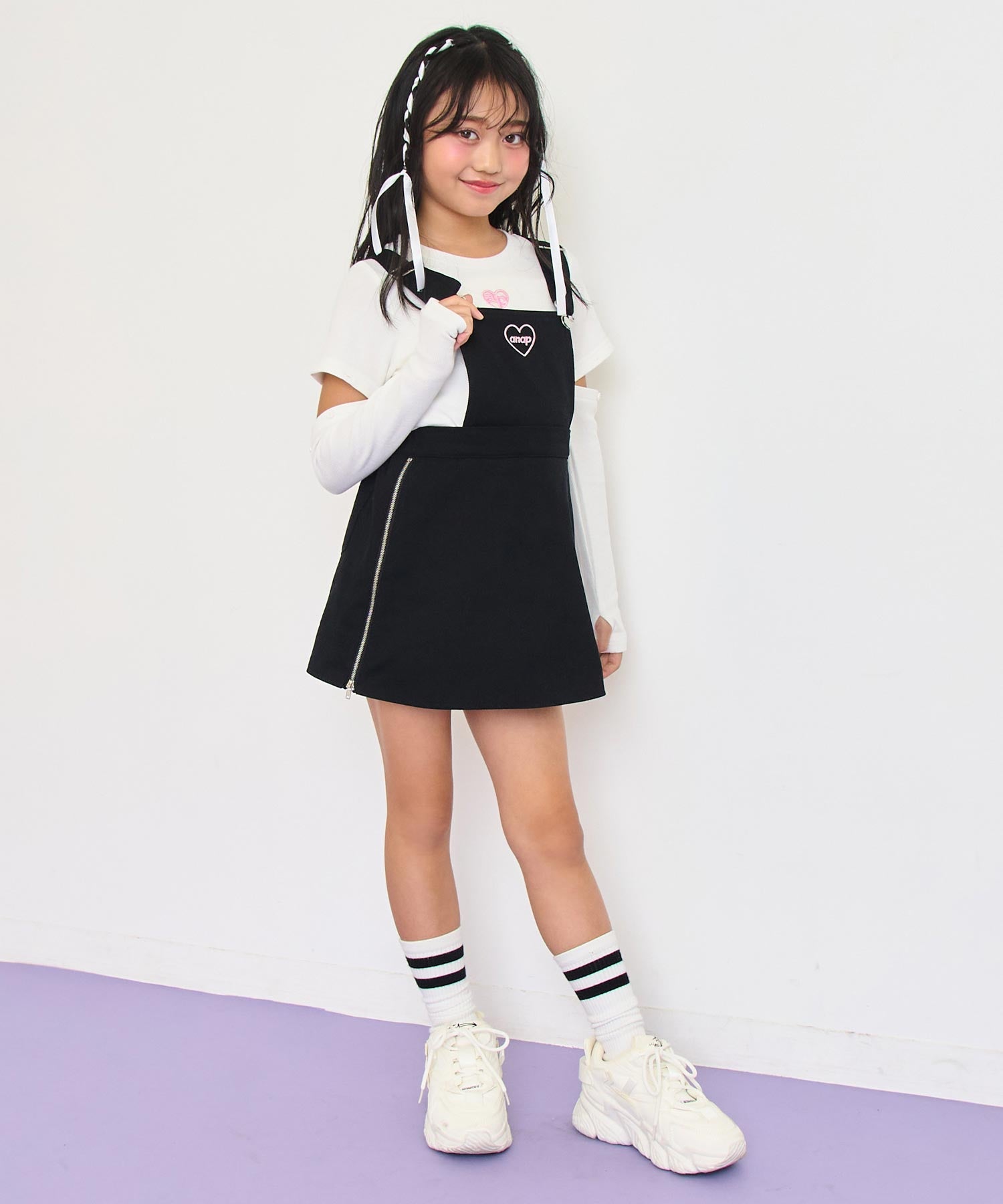 ブラック(120サイズ着用/身長：約128cm)