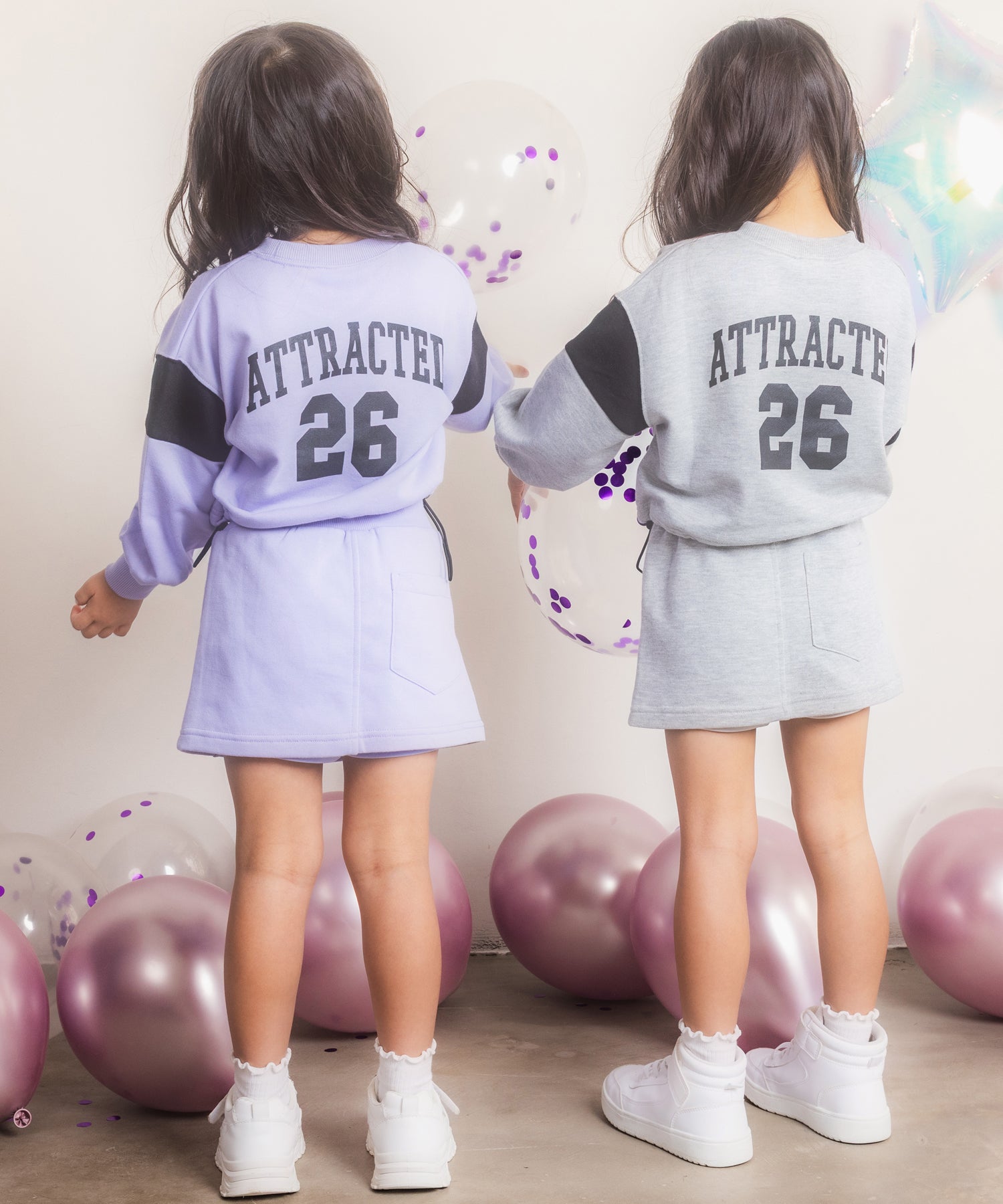 ラベンダー(110サイズ着用/身長：約103cm)
ライトグレー(110サイズ着用/身長：約106cm)