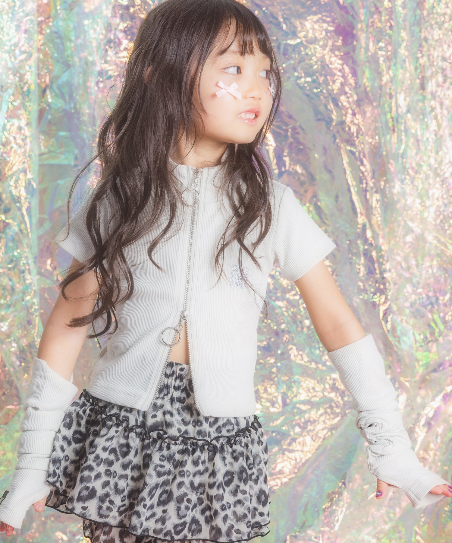 ライトグレー(110サイズ着用/身長：約106cm)
