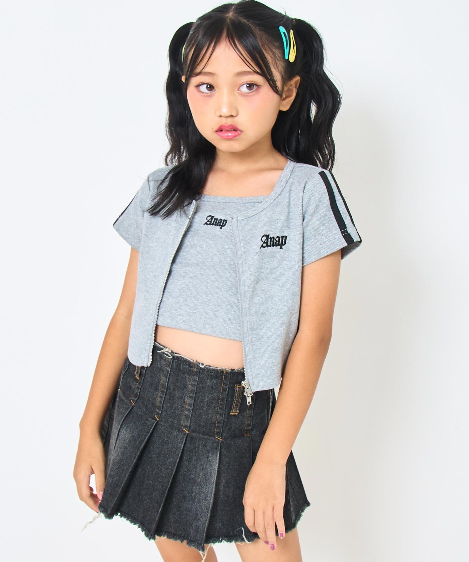 ライトグレー(120サイズ着用/身長：約128cm)