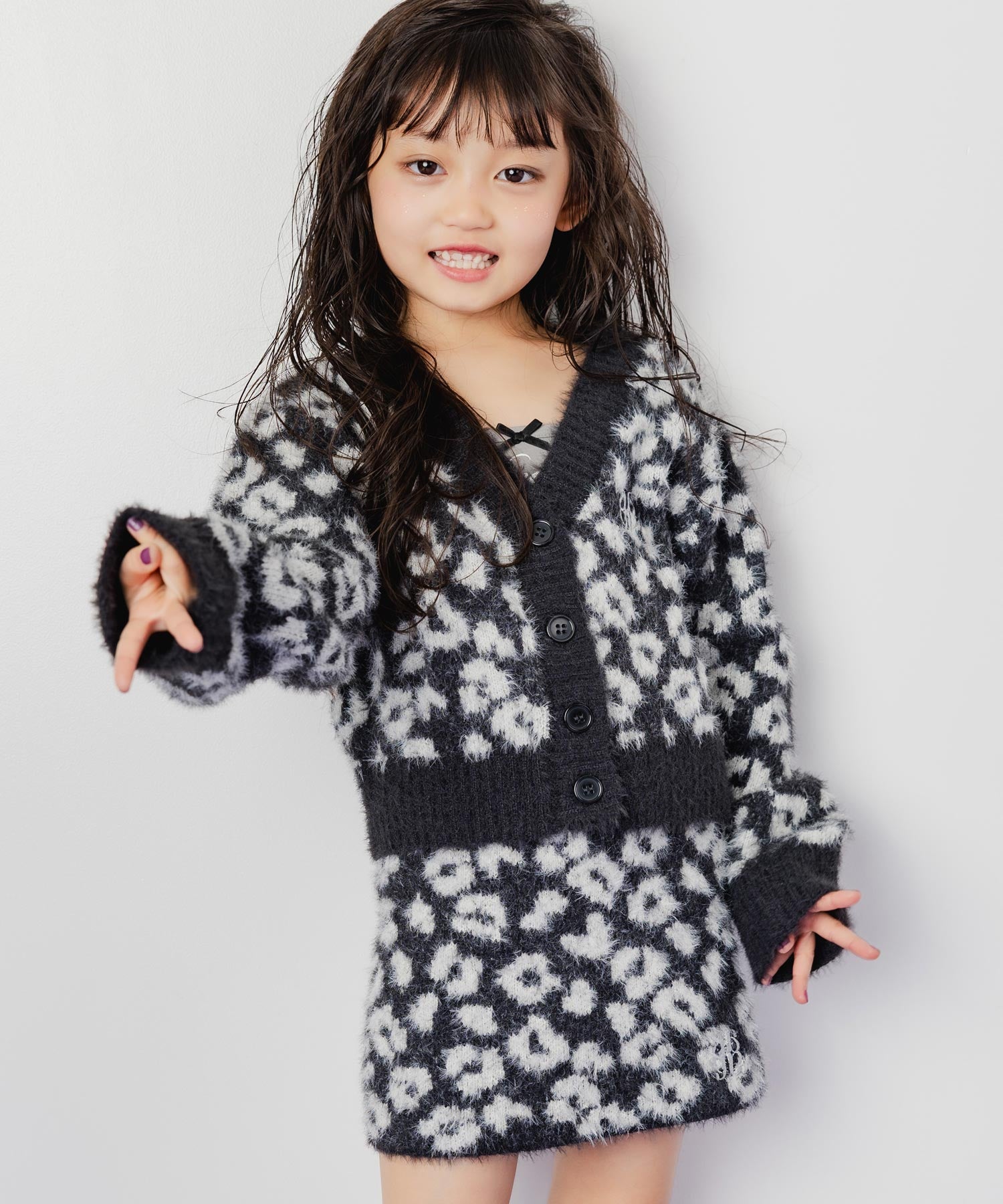 ブラック(110サイズ着用/身長：約106cm)