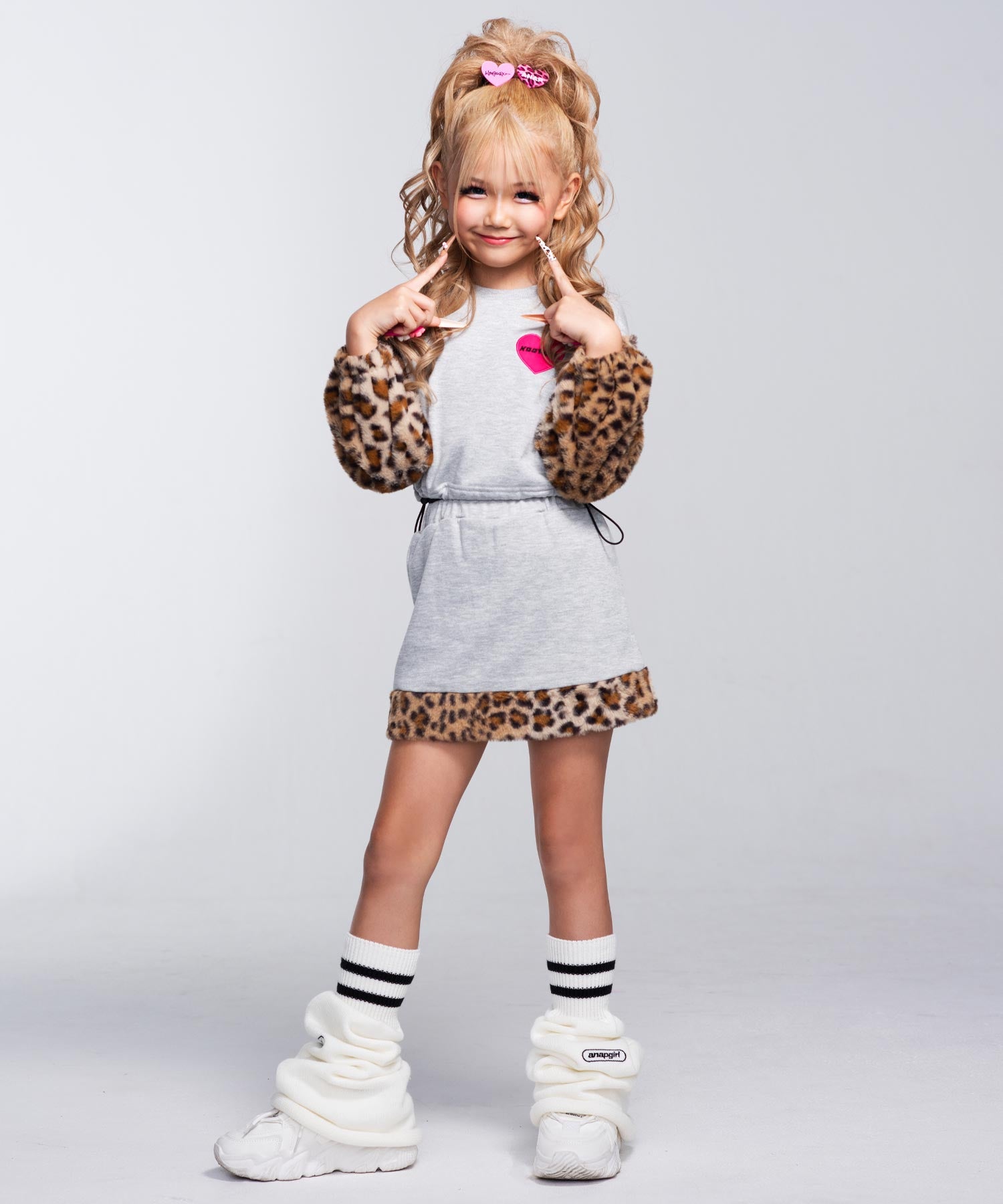 ライトグレー(120サイズ着用/身長:約126cm)