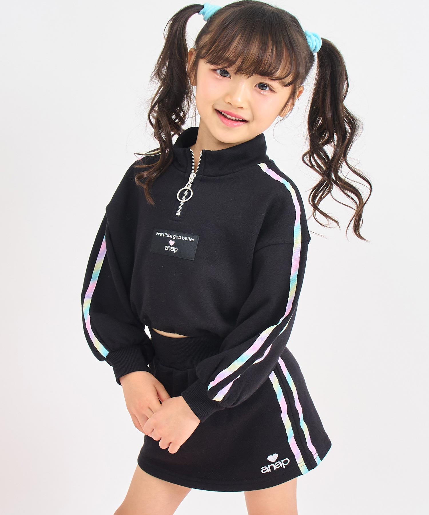 ブラック(110サイズ着用/身長：約113cm)