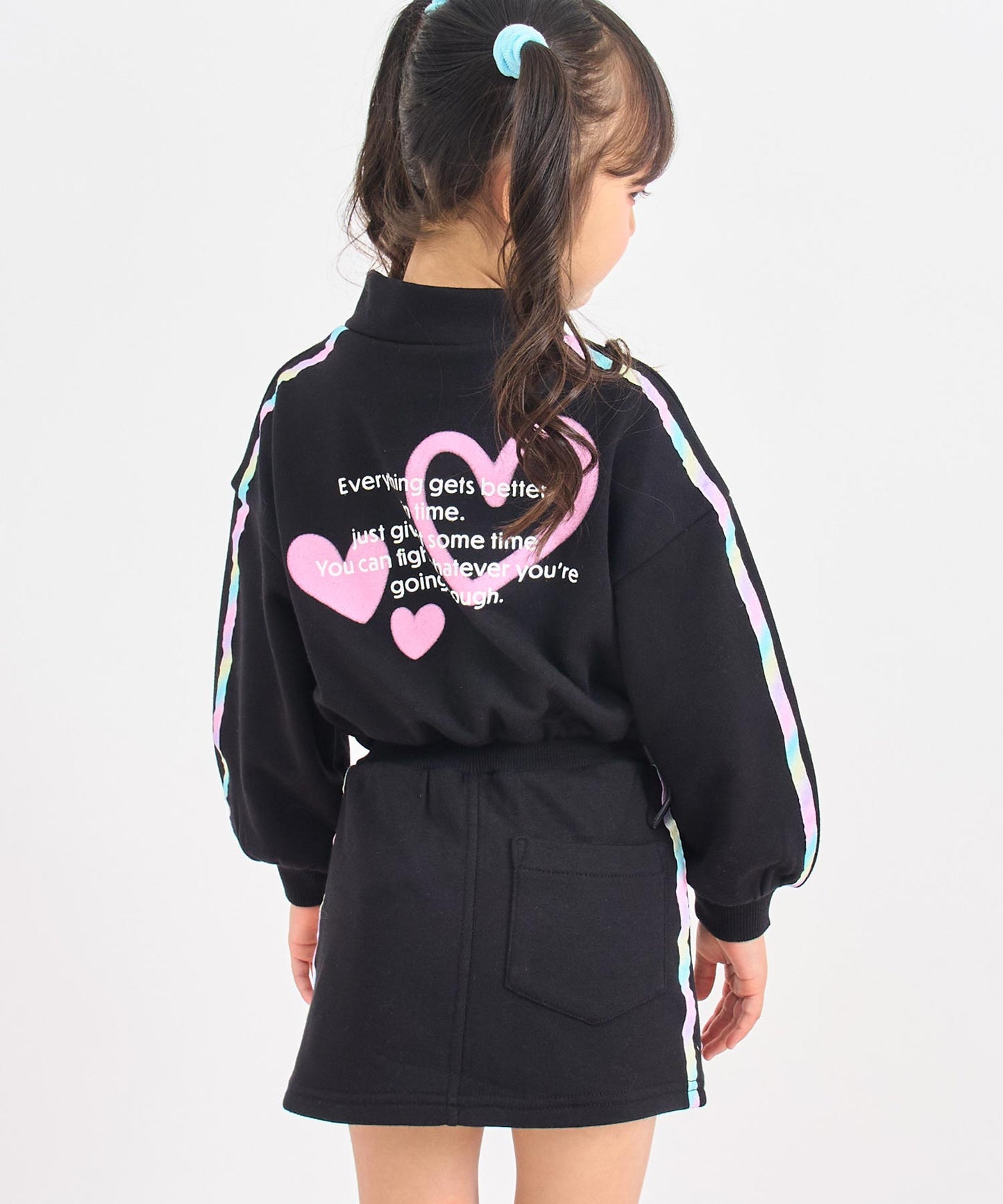 ブラック(110サイズ着用/身長：約113cm)