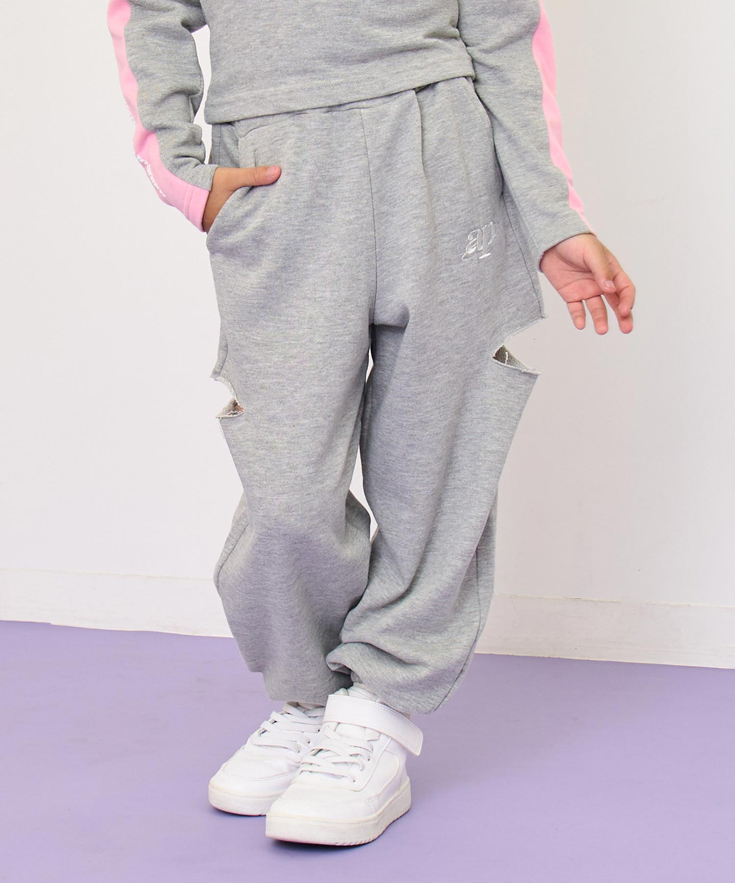 ライトグレー(110サイズ着用/身長：約115cm)