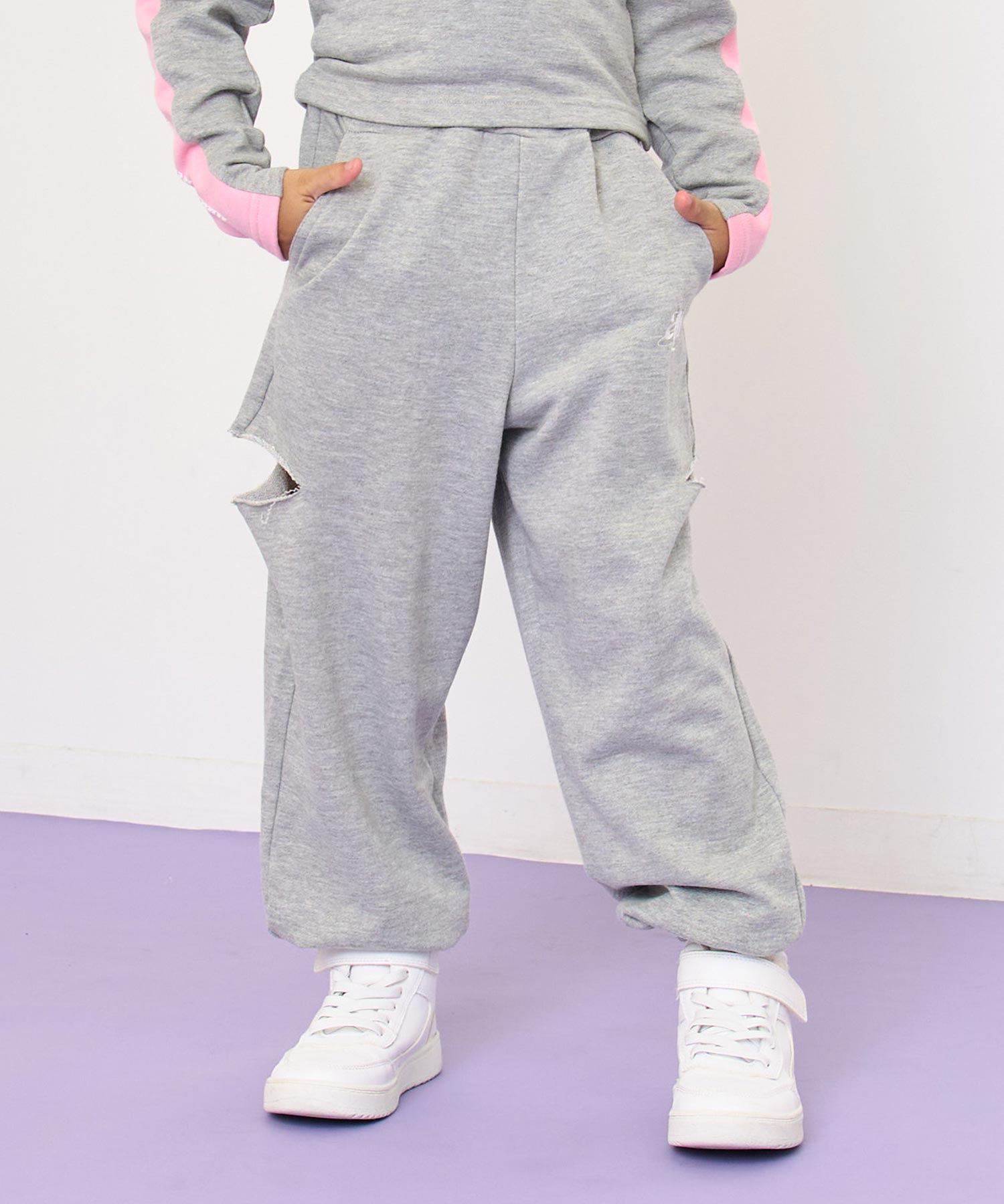 ライトグレー(110サイズ着用/身長：約115cm)