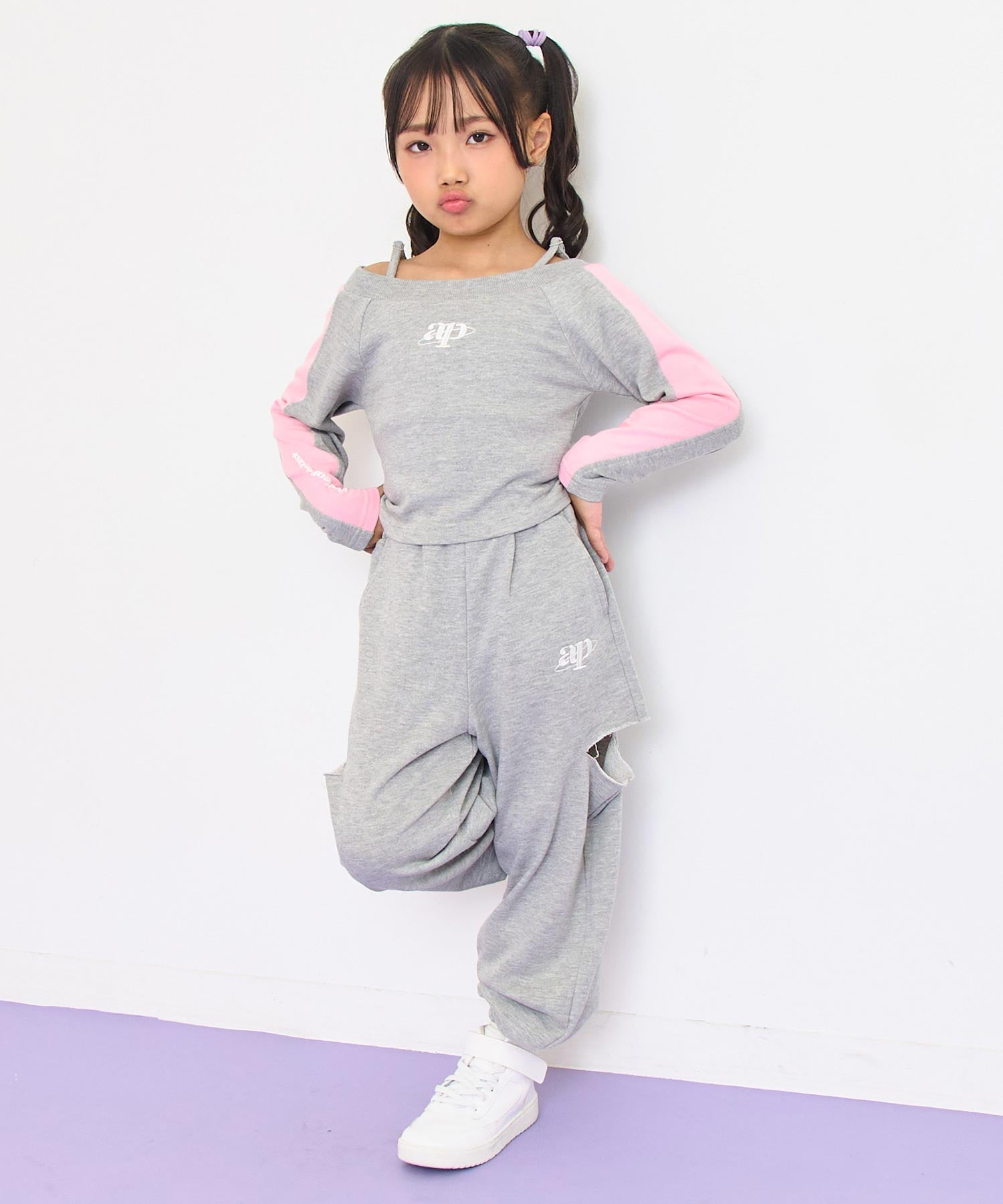 ライトグレー(110サイズ着用/身長：約115cm)