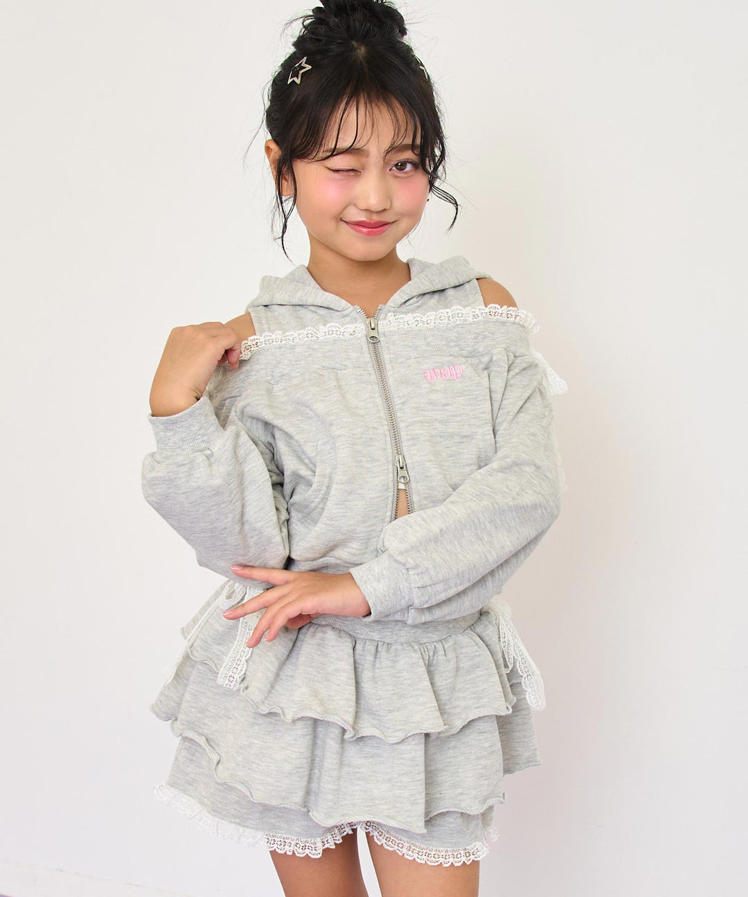 ライトグレー(120サイズ着用/身長：約128cm)