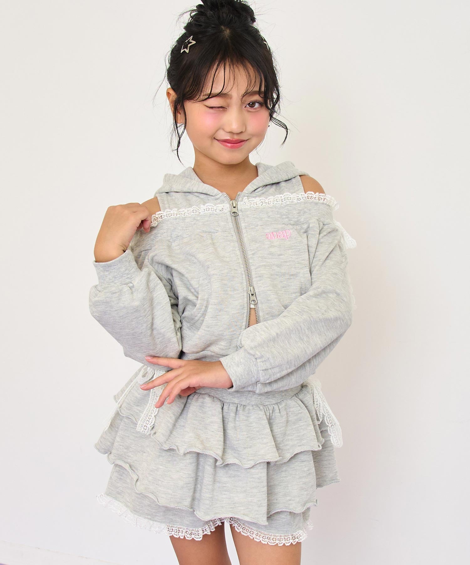 ライトグレー(120サイズ着用/身長：約128cm)