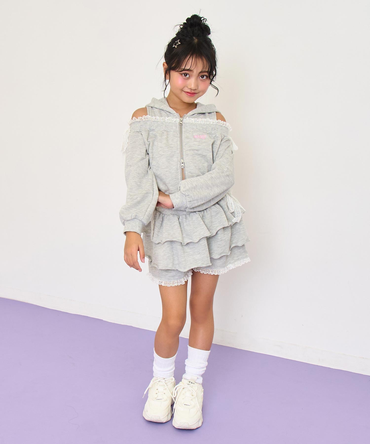 ライトグレー(120サイズ着用/身長：約128cm)