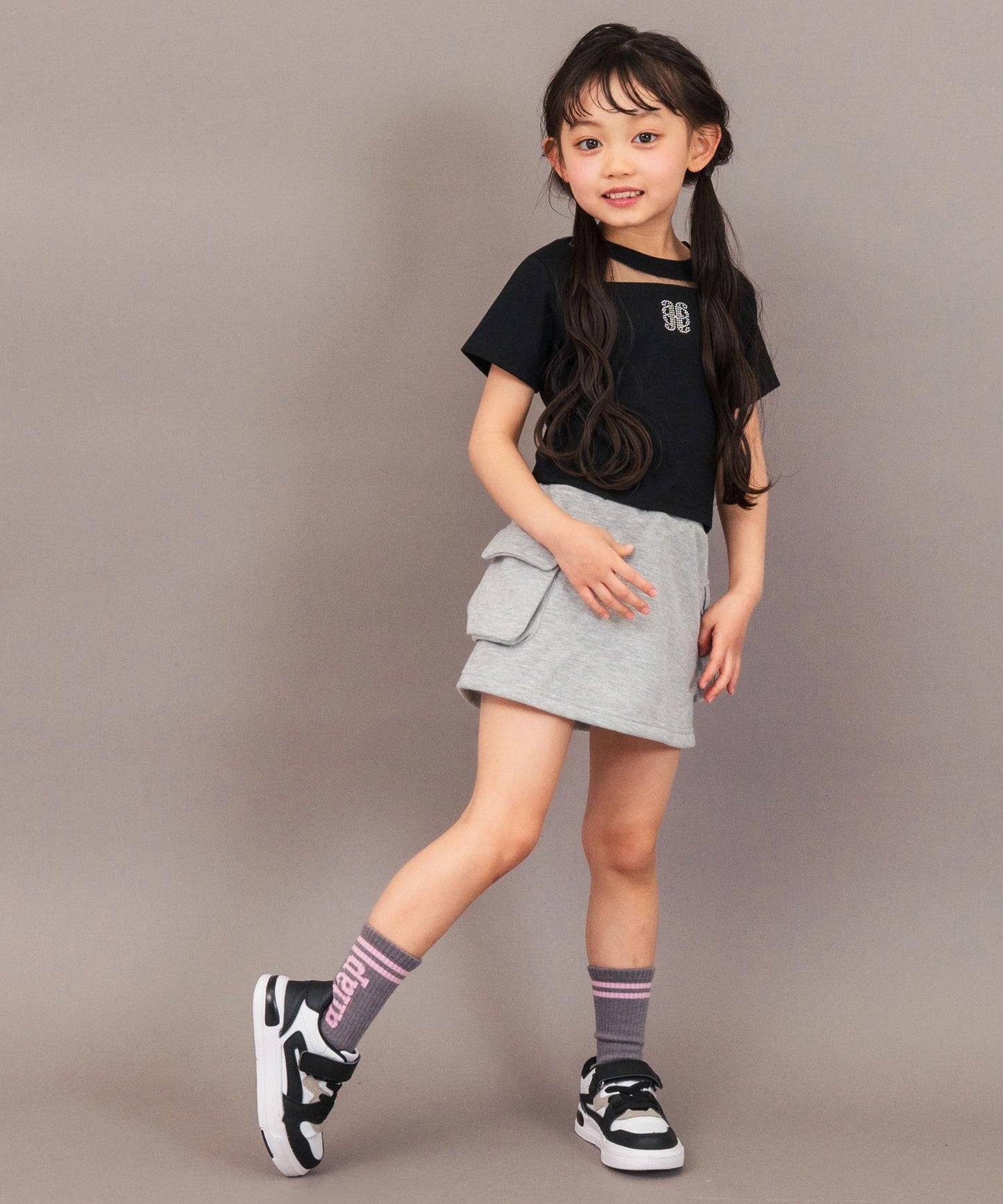 ブラック(110サイズ着用/身長：約106cm)