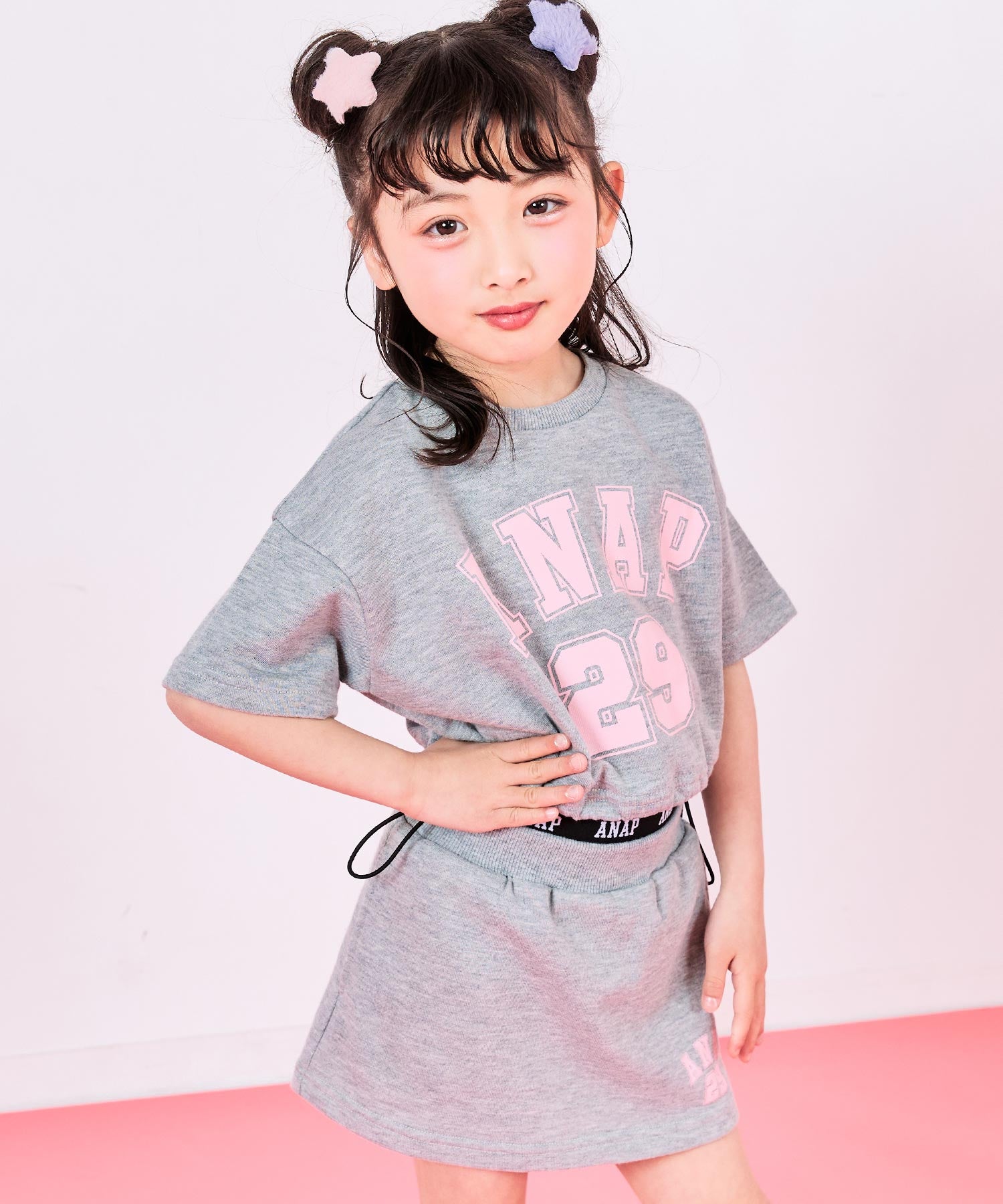 ライトグレー(110サイズ着用/身長：約109cm)
