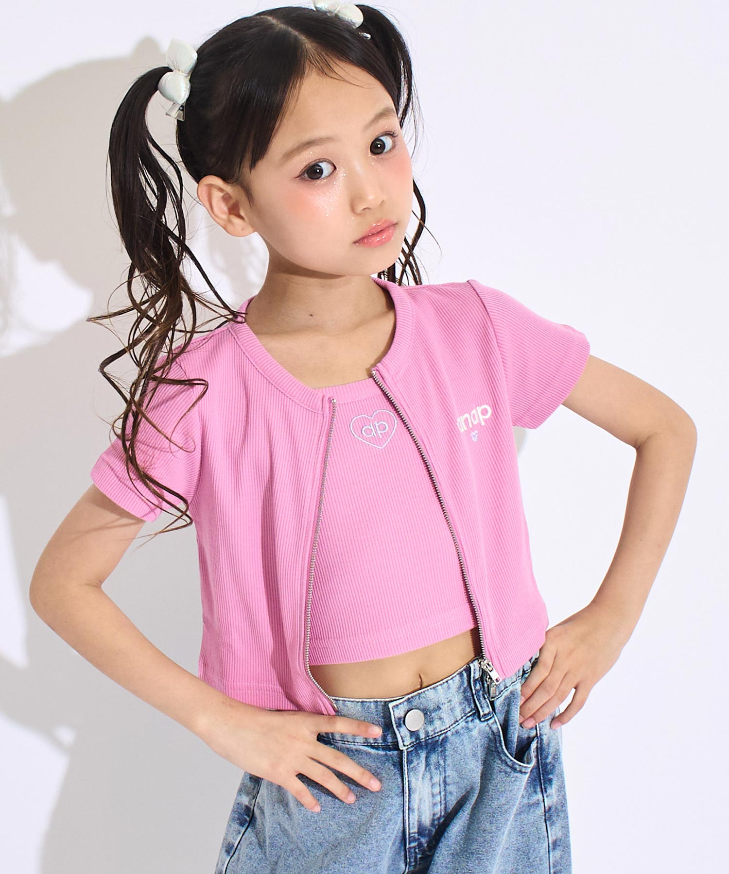 ピンク(120サイズ着用/身長：約128cm)